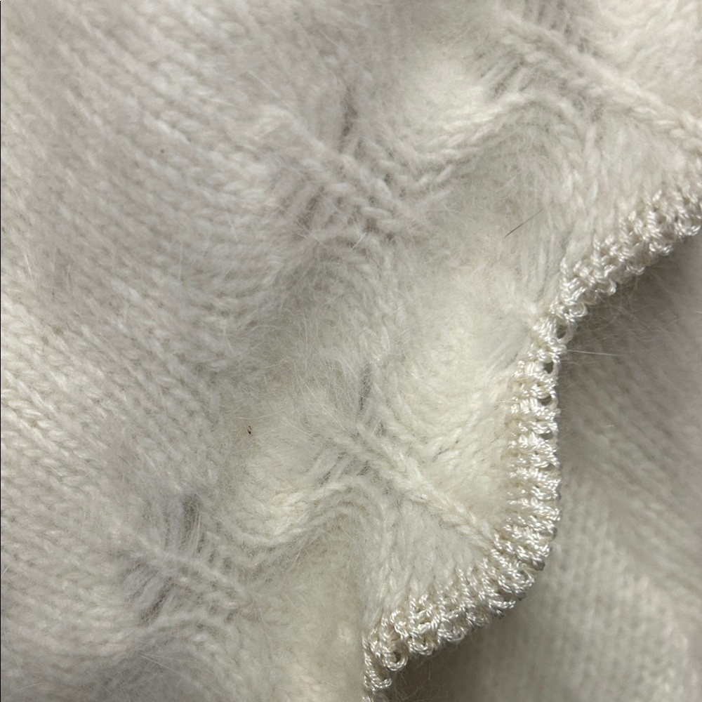 Elegant Cream Women's Cardigan - Picture 3 of 3